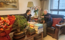 中国科学院院士西安联络处看望慰问张国伟院士