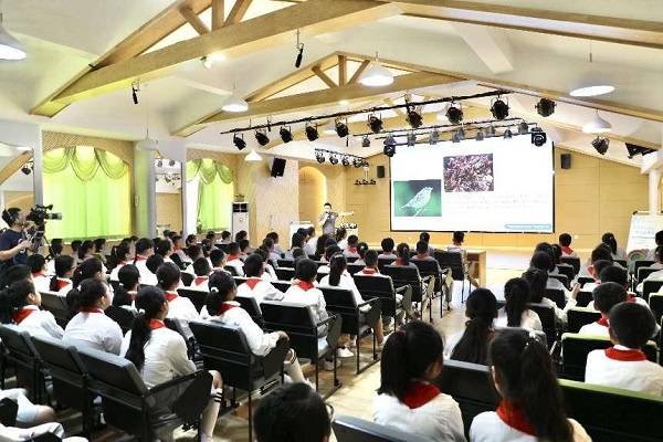 李勃博士为西安市浐灞第十一小学作“开学第一课”